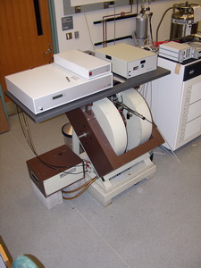 Bruker Continuous Wave and Pulsed EleXsys E580 EPR-ELDOR Spectrometer