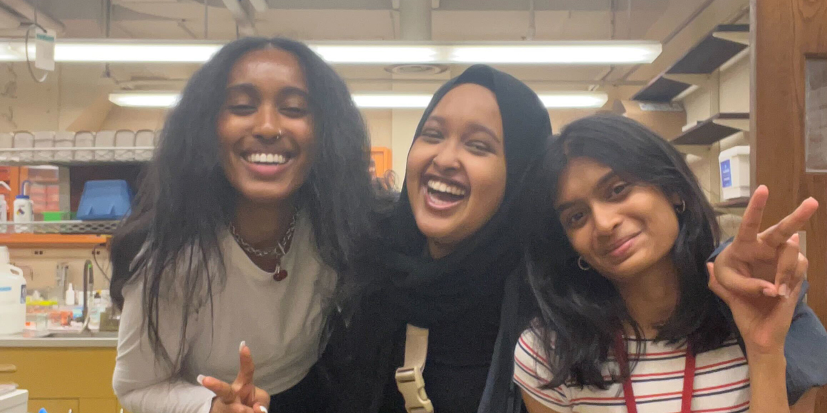 Hanan Daud, Ramla Ali, Sadhvika Gundla in the Bazurto lab