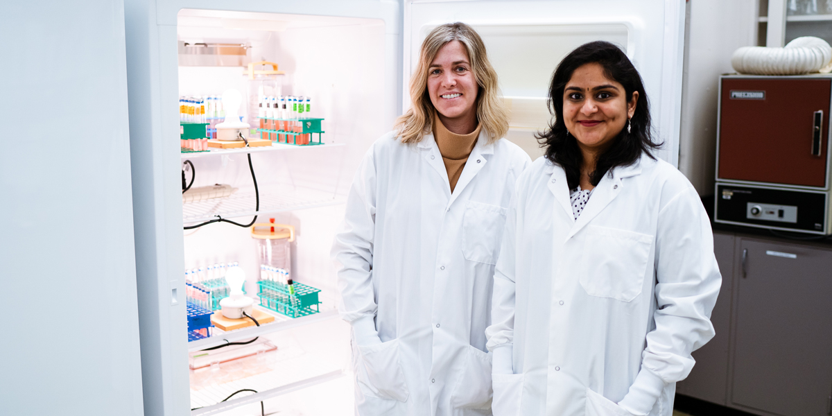 Kathryn Fixen and Mathangi Soundararajan in the lab