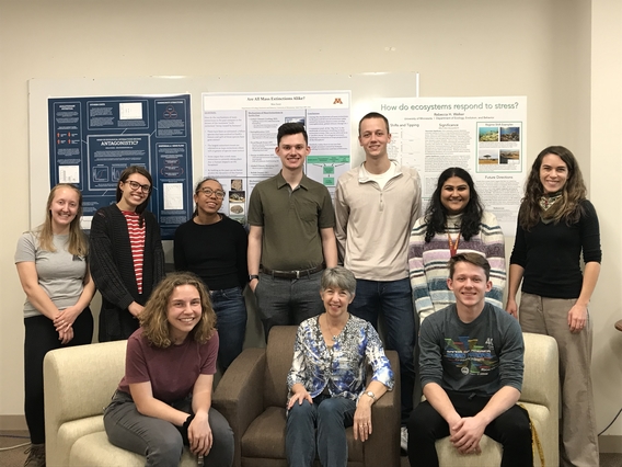 Marlene Zuk lab group smiling